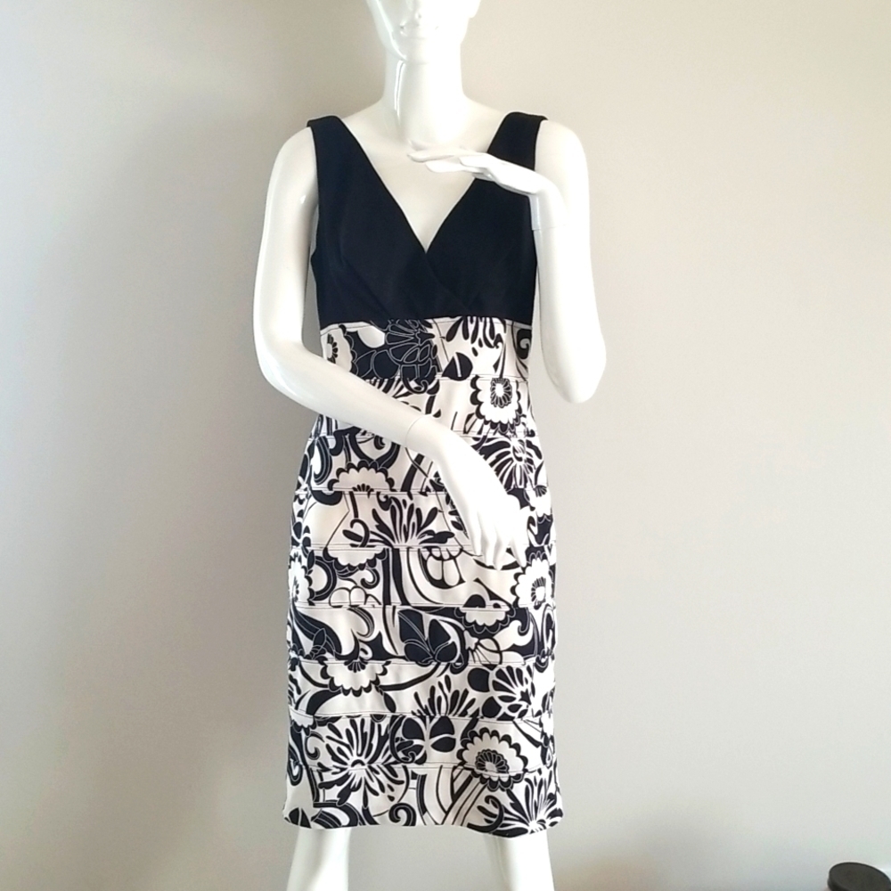 Sandra Darren dress black/ ivory empire waist body com size 10